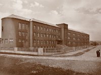 Kušlanova ulica oko 1940. godine. Gimnazija